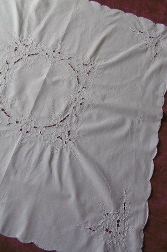 Nappe rétro brodée - , et