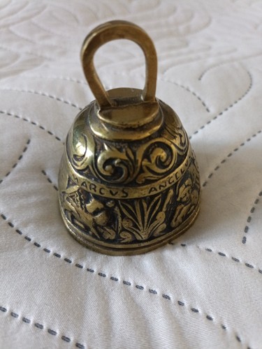 Clochette bronze gravée - en,