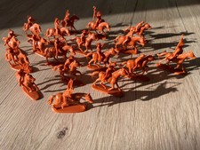 lot 36 figurines cavaliers