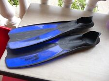 paire de palmes MARES