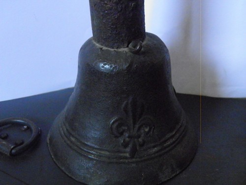Vieille cloche bronze - bronze, à