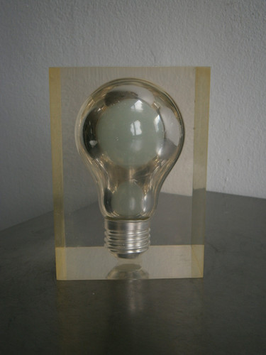 Bloc plexiglass 1970 - , ampoule