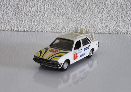 Voiture norev peugeot - 1/43,