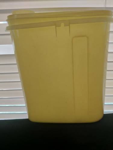 Vintage tupperware container - tupperware,