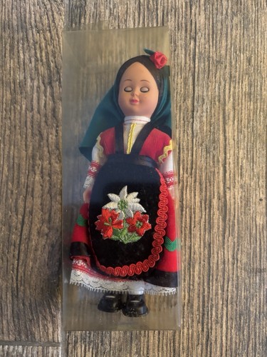 Poupée souvenir vintage