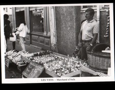 LES VANS (07) STAND MARCHAND