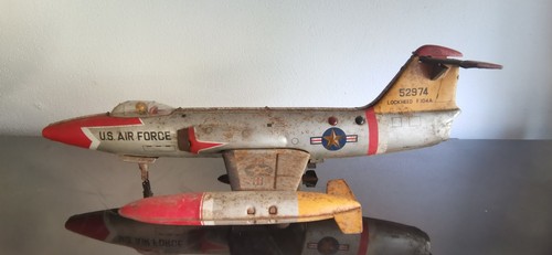 Grand avion tôle ancien - grand,