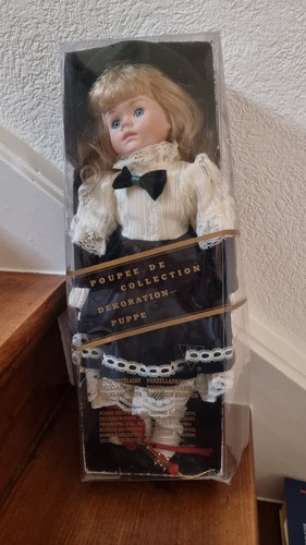 Poupées anciennes 2000 à - ,