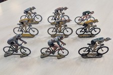 9 coureurs cyclistes du Tour