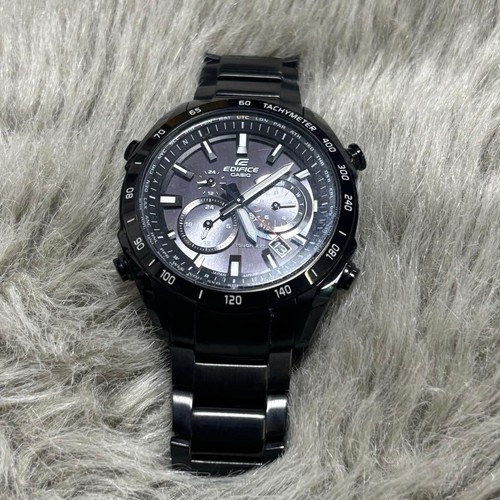Montre radiocommandée solaire