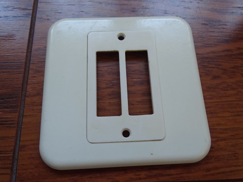 Legrand plaque 1 petit - 1, +