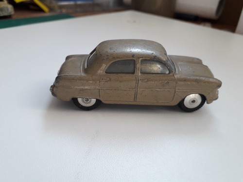 Corgi toy ford consul - toy,