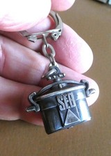 Ancien porte clé 3D Cocotte