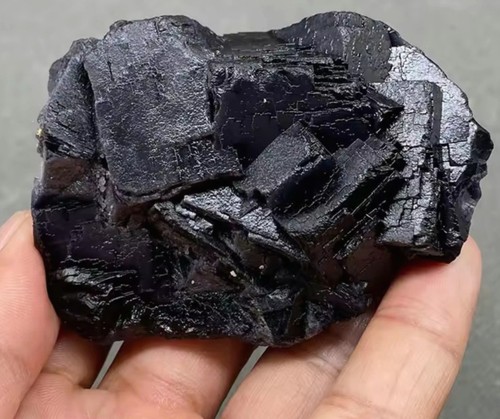 Fluorite noire fluorescente