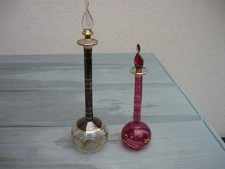 2 jolis flacons de parfum -