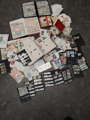 Lot timbres anciens albums - timbres,