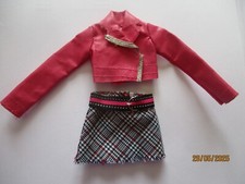 Tenue pour poupée Barbie : "Fashion Fever #J1406 / Année 2006 " ( 3707)