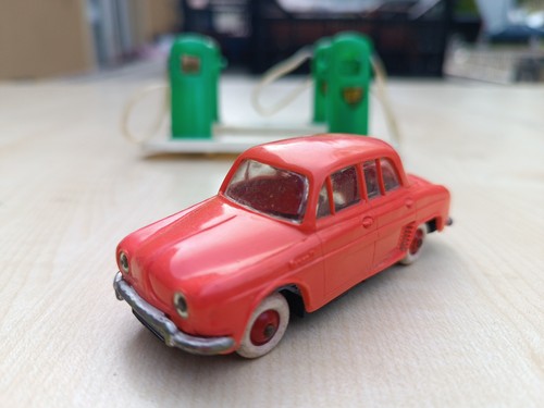 Renault dauphine miniature - dauphine,