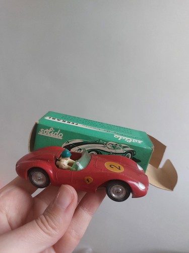 Vioture miniature ferrari type - vioture,