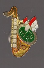 Pin's instrument de musique / Saxophone (signé Shell)