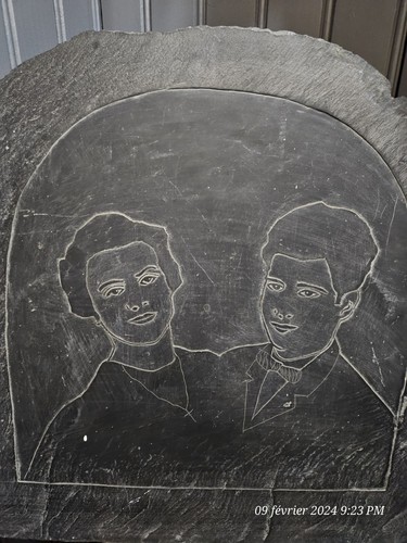 Deux personnes sculptées - sculptées, sur