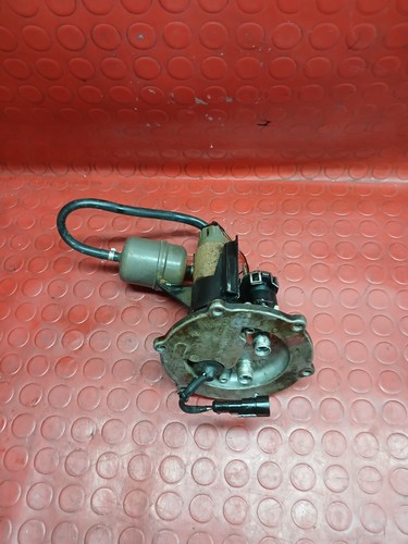 Pompe essence carburant - À,