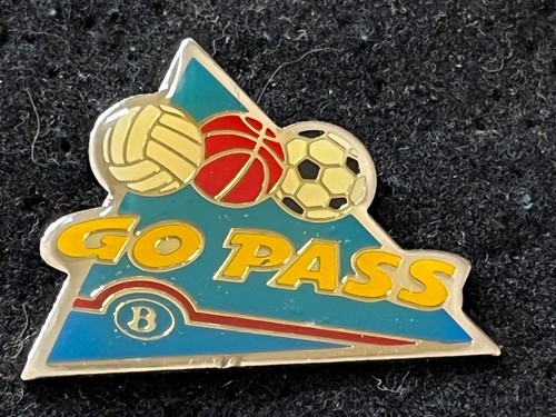 Pins pin enamel football - pins,