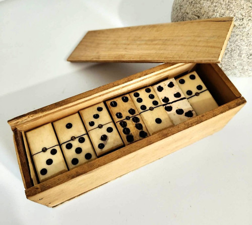 Ancien jeu dominos - de, 28