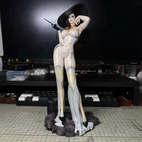 Figurine lady dimitrescu 30cm - figurine,