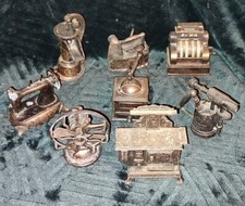  LOT DE 8 TAILLE-CRAYONS