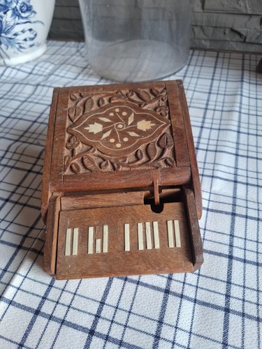 Distributeur de cigarettes - *,