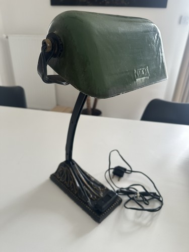 Main niam lampe de - g.,