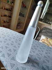 un flacon vide ISSEY MIYAKE