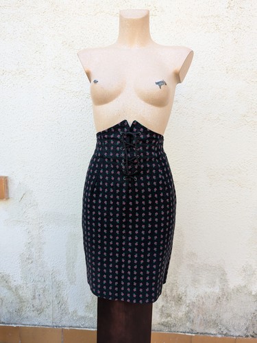 Jupe taille haute corsetée