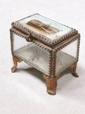 Ancienne Boite à Bijoux capitonnée , vitrine . Souvenirs vintage AMIENS la Gare