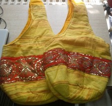 PRIX CHOC LOT DE  2 SACS TISSU MOTIFS GENRE ORIENTAL