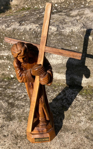 Christ portant croix bois - christ, la