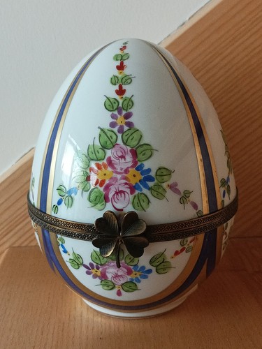 Grand oeuf porcelaine de - en,