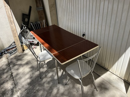 Ensemble table chaises - table, et