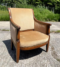 Bergère fauteuil en noyer