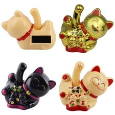 Chat chanceux couché