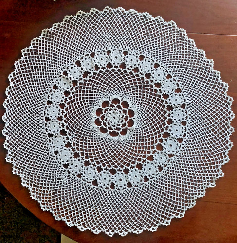 Beau napperon crochet - ,