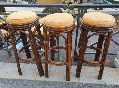 Lot tabourets bar rotin - tabourets,