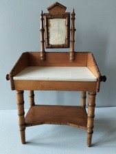 Anciens Meubles de Poupée