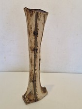 Signé, à identifier - Grès contemporain "Fémur" - métal - Khalil Gibran - France