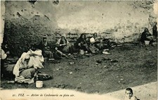 Old postcard AK MOROCCO Fez - outdoor shoemaking workshop (880140)