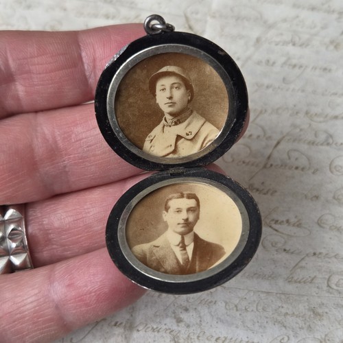Médaillon pendentif porte - médaillon,