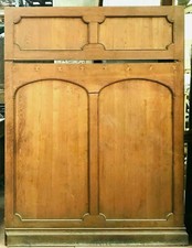 Deux Eléments de boiserie en chêne mouluré Art Déco XX siècle 