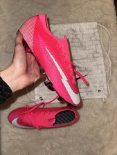 Crampons Nike Rose Mbappé Mercurial