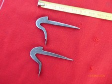 LOT 2 : ancien mentonnet en